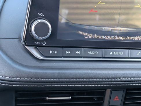 Certified 2023 Nissan Rogue SV image 15