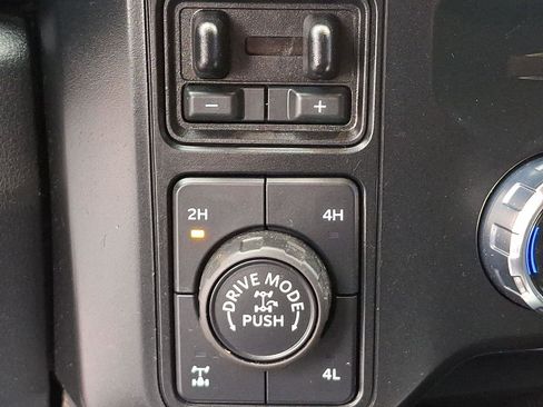 Used 2024 Ford F250 Platinum w/ Tremor Off-Road Package image 25