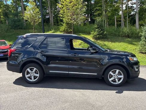 Used 2016 Ford Explorer XLT w/ Equipment Group 202A AWD/4WD image 10