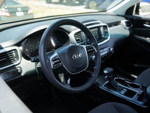 Used 2019 Kia Sorento L FWD image 6