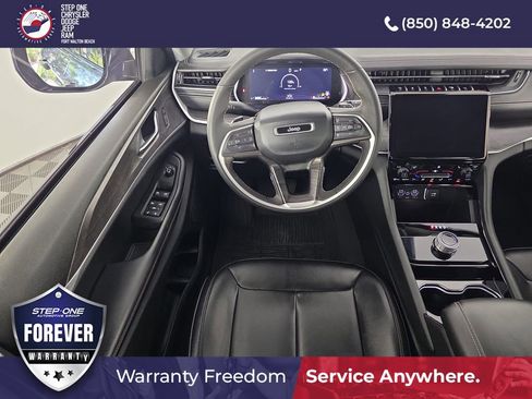 Used 2023 Jeep Grand Cherokee Limited RWD image 11