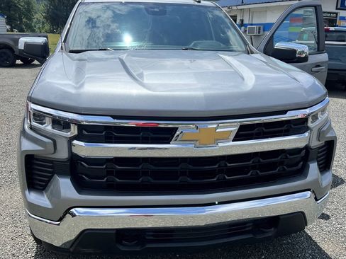 Used 2023 Chevrolet Silverado 1500 LT AWD/4WD image 2