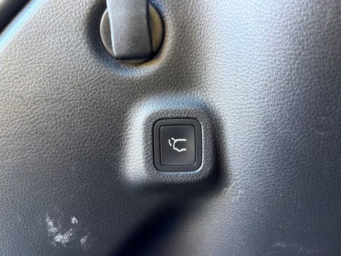 Used 2023 Jeep Compass Altitude w/ Sun and Sound Group image 17