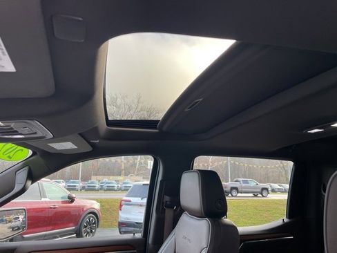 Used 2023 GMC Sierra 1500 Denali w/ Denali Reserve Package image 30