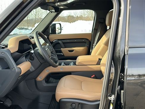 New 2026 Land Rover Defender 110 X-Dynamic SE image 9