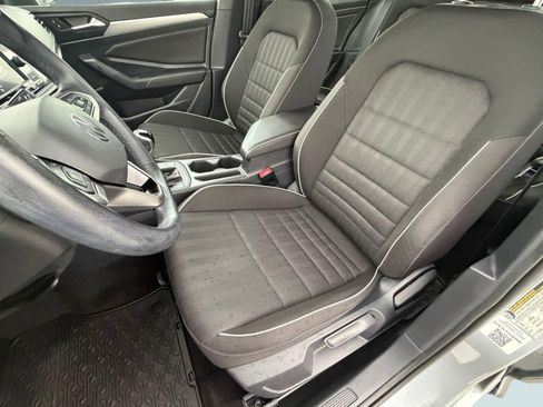 Certified 2023 Volkswagen Jetta Sport FWD image 5