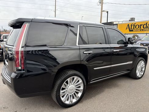 Used 2019 Cadillac Escalade Platinum image 5