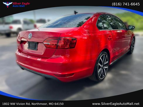 Used 2013 Volkswagen Jetta GLI Autobahn FWD image 4