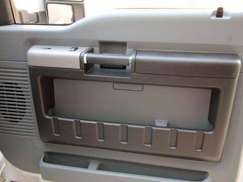 Used 2015 Ford F350 XLT w/ XLT Value Package image 36