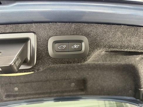 Used 2022 Volvo S90 B6 Inscription w/ Advanced Package image 10