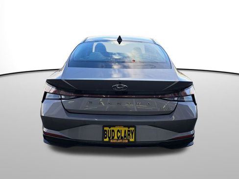 Used 2022 Hyundai Elantra Limited w/ Cargo Package image 5