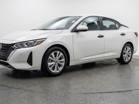 Used 2025 Nissan Sentra S FWD image 3