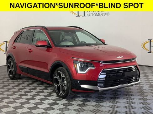 Used 2023 Kia Niro EX Touring FWD image 2