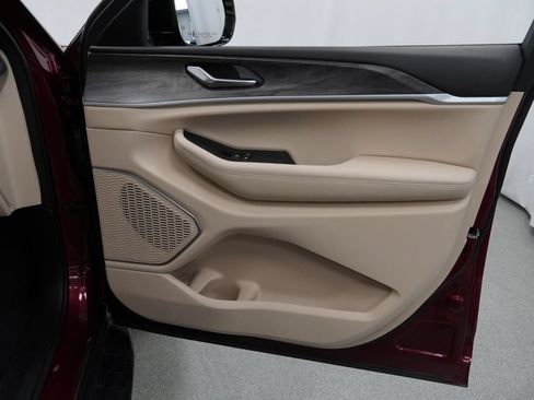 Certified 2025 Jeep Grand Cherokee L Limited w/ Luxury Tech Group II AWD/4WD image 49