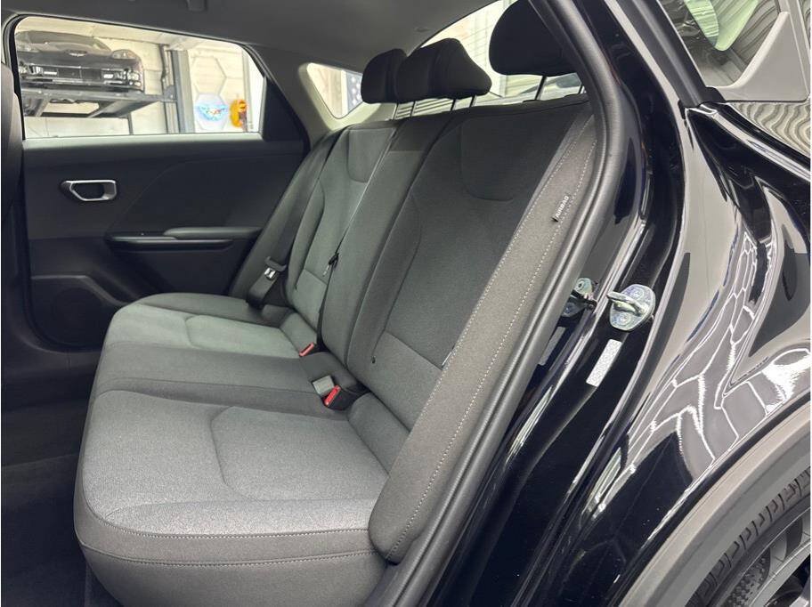 Used 2025 Kia K4 FWD image 12