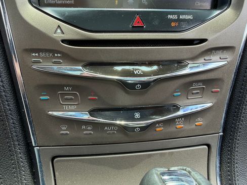 Used 2015 Lincoln MKX FWD w/ Equipment Group 102A image 16