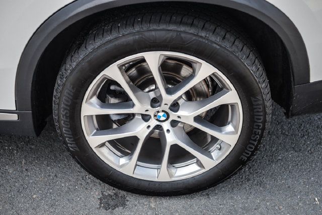 Used 2022 BMW X5 xDrive40i AWD/4WD image 13
