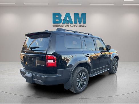 Used 2025 Toyota Land Cruiser image 7