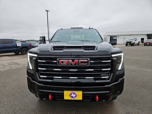 New 2026 GMC Sierra 2500 AT4 w/ AT4 Premium Plus Package AWD/4WD image 8