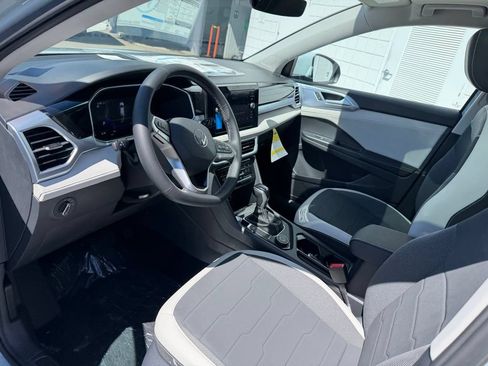 New 2026 Volkswagen Taos SE AWD/4WD image 2