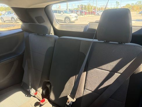 Used 2020 Chevrolet Traverse LT image 26