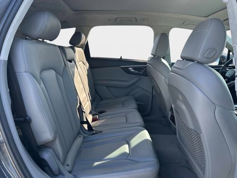 Used 2022 Audi Q7 3.0T Prestige image 9