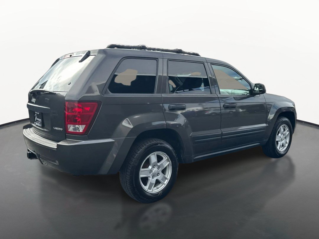 Used 2005 Jeep Grand Cherokee Laredo AWD/4WD image 3