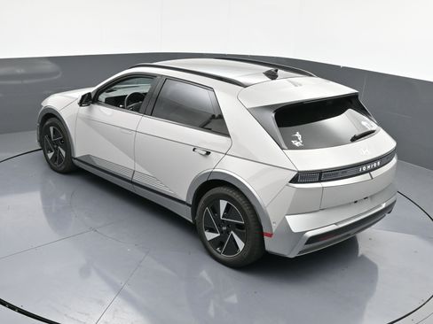 Used 2025 Hyundai Ioniq 5 Limited image 39