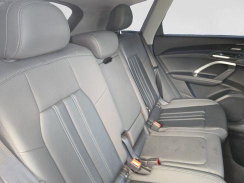 Used 2025 Audi Q5 Premium w/ Premium Plus AWD/4WD image 17