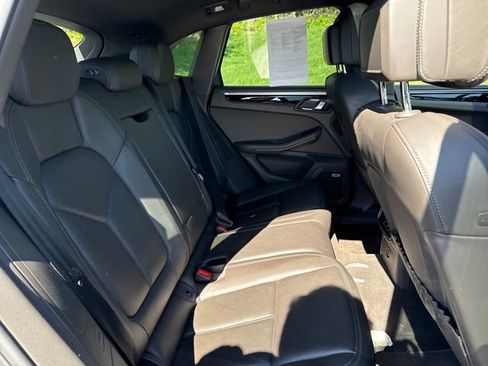 Used 2020 Porsche Macan AWD/4WD image 14