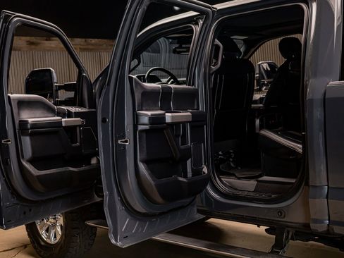 Used 2021 Ford F250 Platinum w/ FX4 Off-Road Package image 27