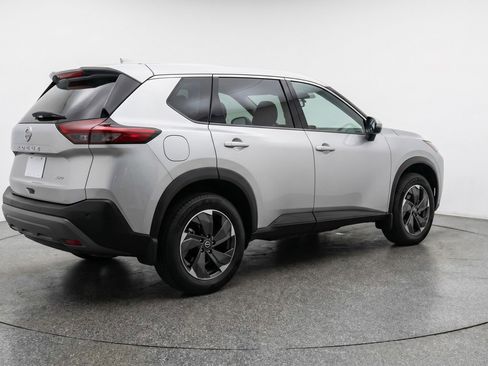 Used 2025 Nissan Rogue SV AWD/4WD image 9