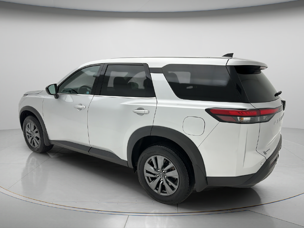 Used 2024 Nissan Pathfinder S AWD/4WD image 4