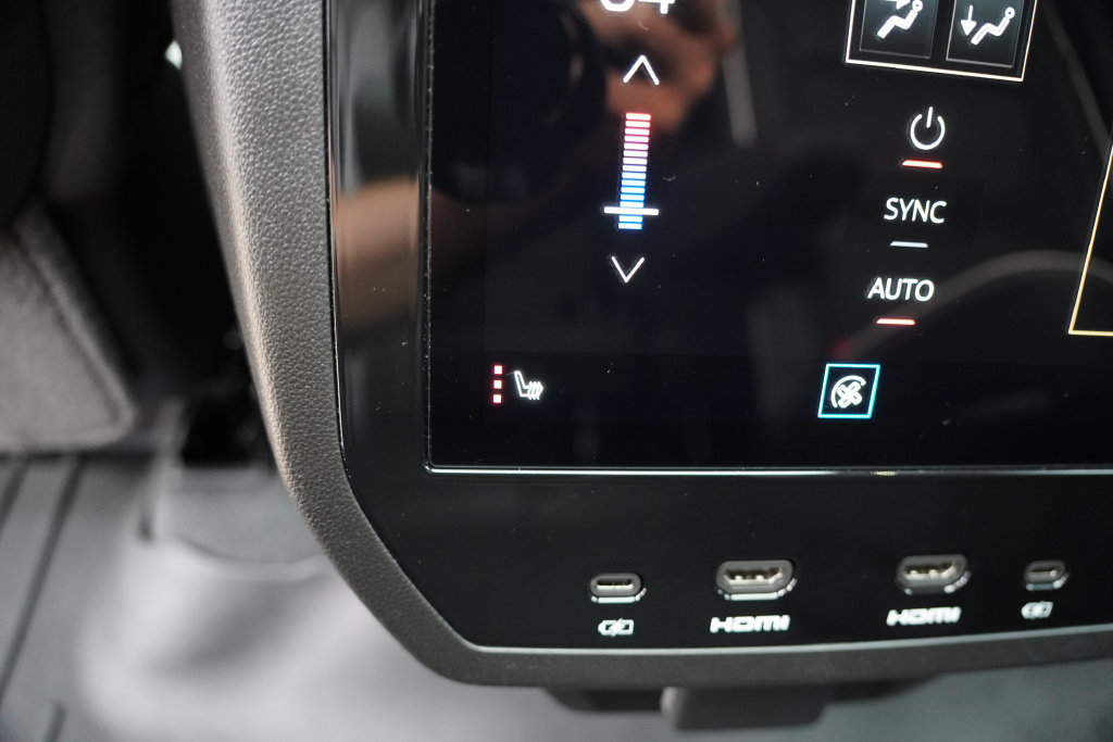 Used 2026 GMC Yukon AT4 Ultimate AWD/4WD image 23