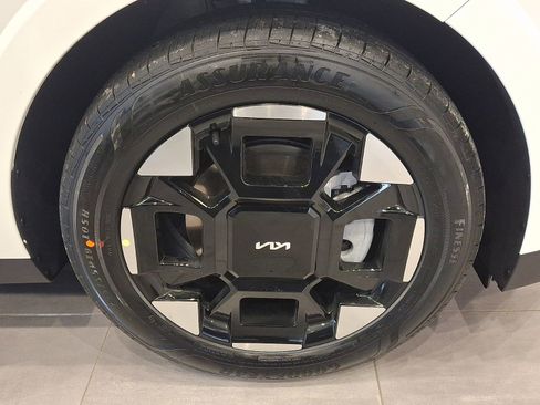 New 2026 Kia Carnival EX image 5