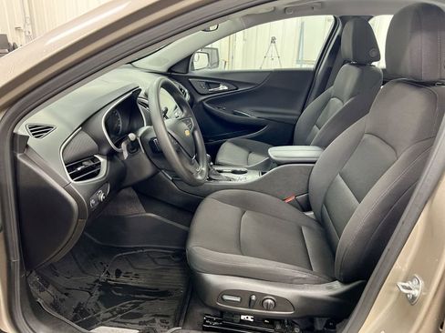 Used 2024 Chevrolet Malibu LT FWD image 20