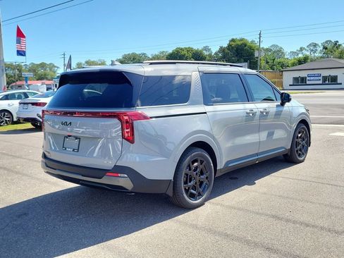 New 2026 Kia Carnival SX w/ SX Dark Edition Package FWD image 6