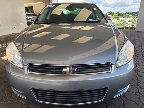 Used 2009 Chevrolet Impala LS FWD image 2