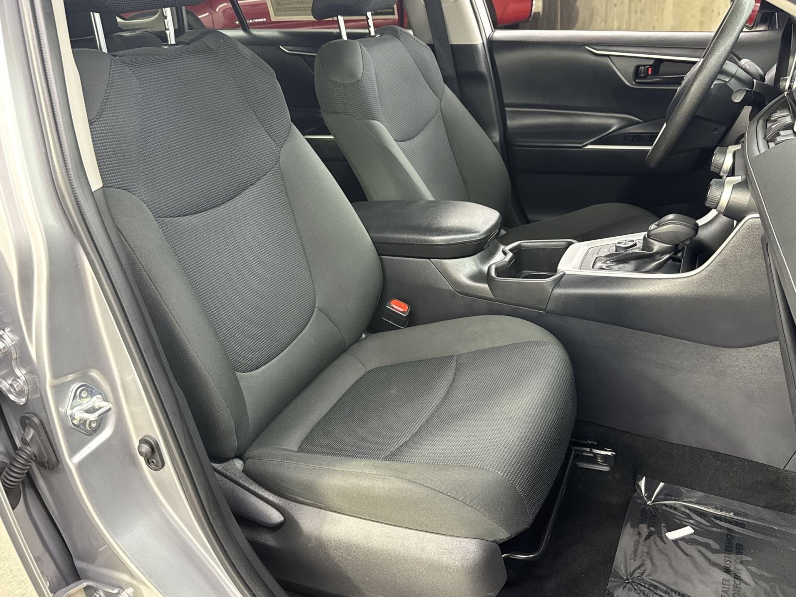 Used 2024 Toyota RAV4 LE AWD/4WD image 39