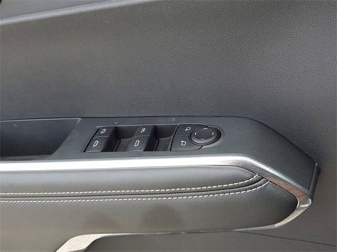 Used 2025 GMC Acadia Elevation image 21