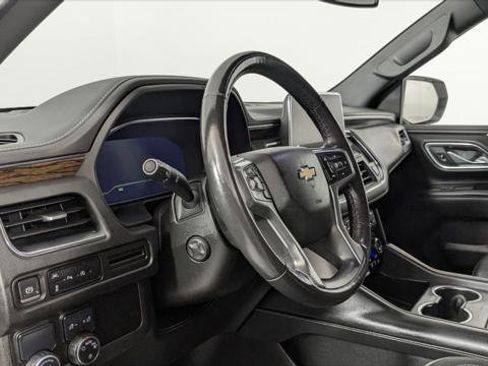 Used 2023 Chevrolet Suburban Premier image 27