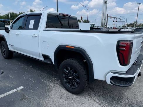 Used 2024 GMC Sierra 2500 AT4 w/ AT4 Premium Plus Package AWD/4WD image 8