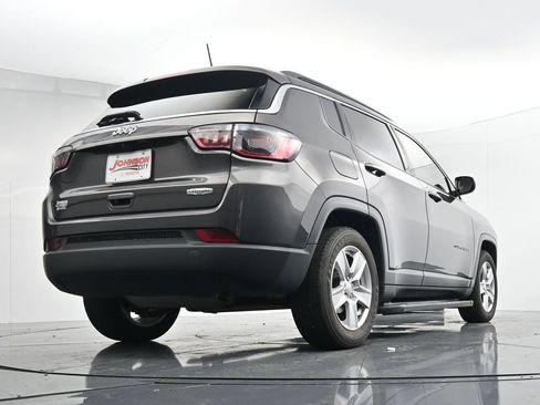 Used 2022 Jeep Compass Latitude FWD image 37