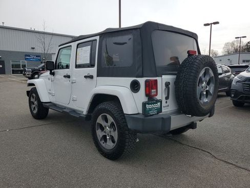 Certified 2017 Jeep Wrangler Unlimited Sahara w/ Connectivity Group AWD/4WD image 4
