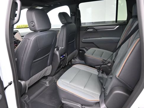 New 2026 GMC Acadia AT4 w/ Luxury Package AWD/4WD image 15