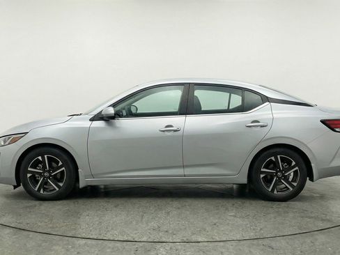 Used 2025 Nissan Sentra SV image 5