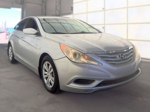 Used 2011 Hyundai Sonata GLS FWD image 3