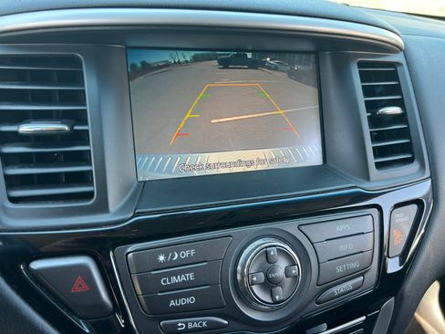 Used 2017 Nissan Pathfinder S FWD image 27