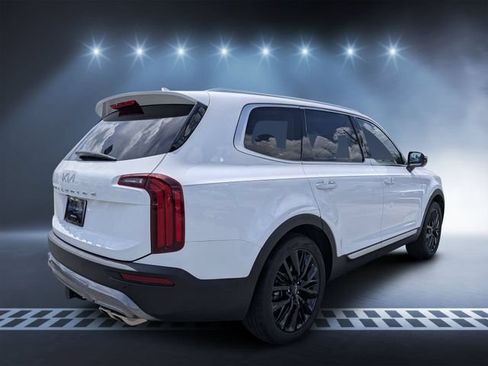 Used 2022 Kia Telluride SX w/ Towing Package FWD image 3