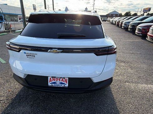 New 2026 Chevrolet Equinox EV LT FWD image 9